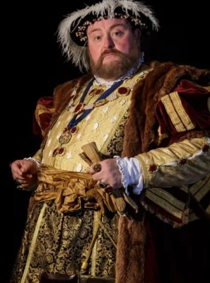 Divorced Beheaded, Died: An Audience With King Henry VIII